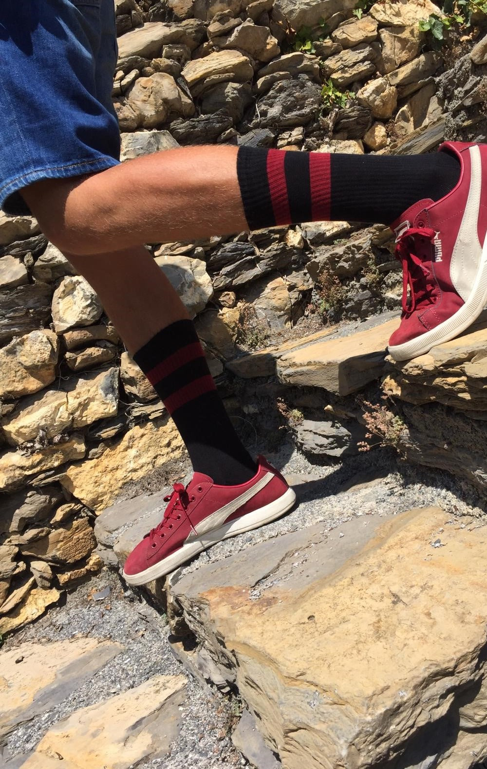 Buy Me Plain: Black / Red Classic Tube - socksupermarket